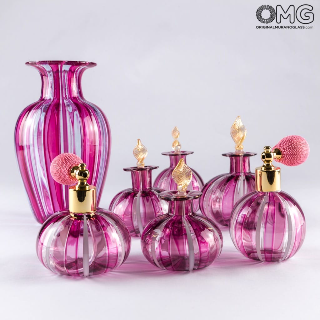 Which Size Is Best To Buy? Sizes: PERFUME BOTTLE Store and display your perfume with the Dale Tiffany Daytona Hand-blown Art Glass Perfume Bottle. With a luxurious design and a unique construction, this is sure to dazzle in any room in your home.