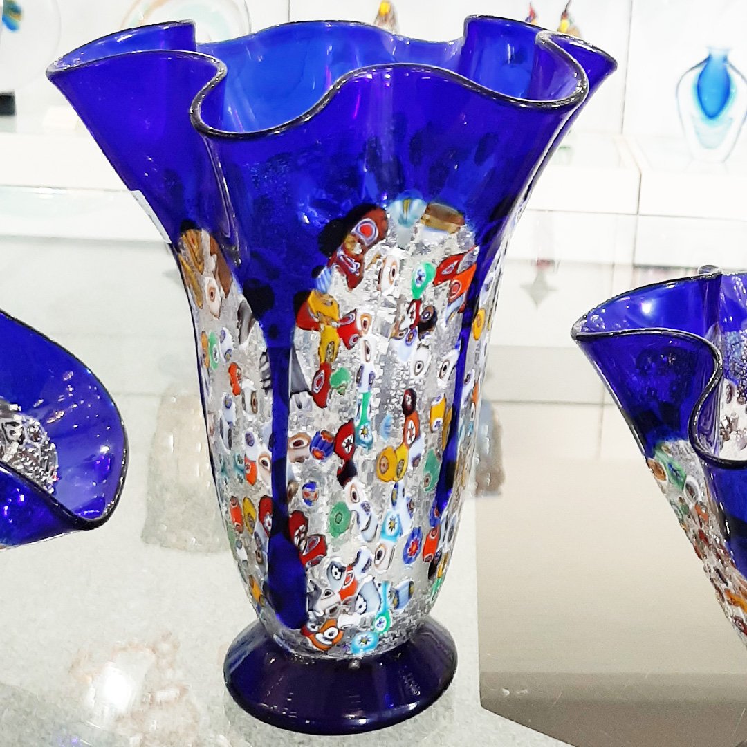 https://www.originalmuranoglass.com/images/stories/virtuemart/product/bwol_centerpiece_venetian_glass_murano_omg2_blue.jpg