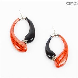 une_boucle_d'oreille_originale_verre_de_murano_omg_rouge_cannes