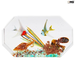 Sculpture d'aquarium octogonale - avec des poissons tropicaux - Verre de Murano original OMG