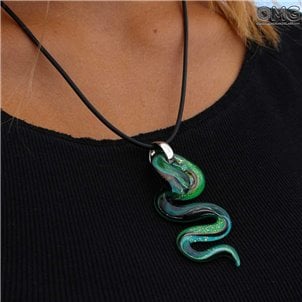 pendentif_serpent_vert_verre_de_murano_externe