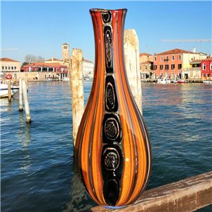 orange_vase_external