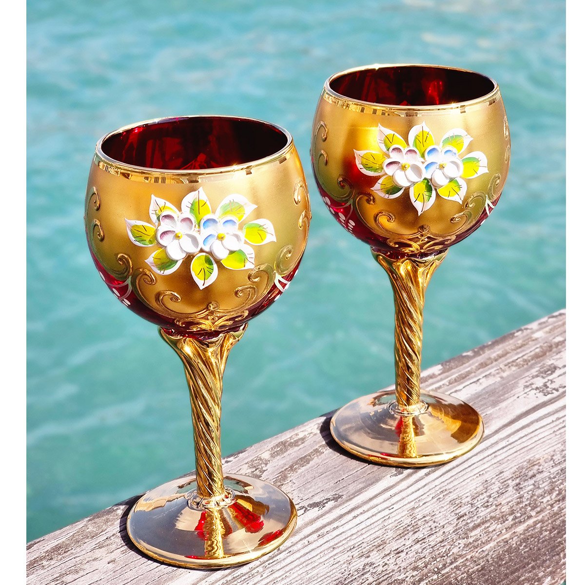Set of two Murano wine glasses