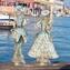 زوجين من التماثيل الفينيسية جولدوني أزرق فاتح - زخرفة ذهبية عيار 24
