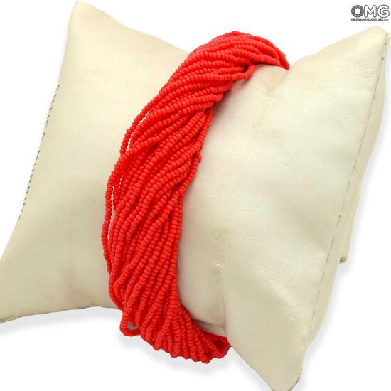 millefili_red_bracelets_2.jpg