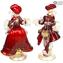 Escultura de casal Goldoni vermelha Old Venetian Lady and Rider - decoração em ouro 24k
